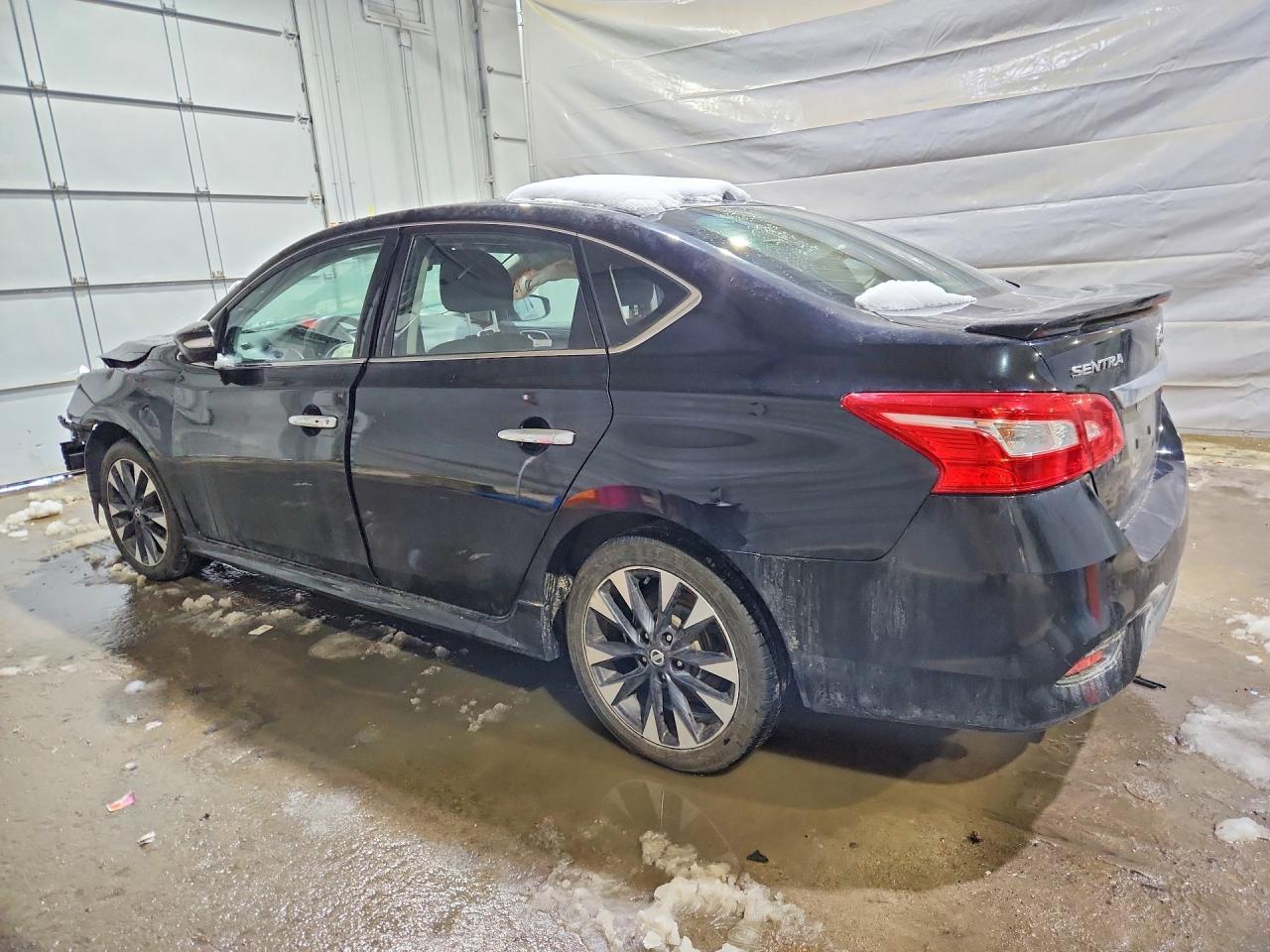 2017 Nissan Sentra Sr - zdjęcie 2