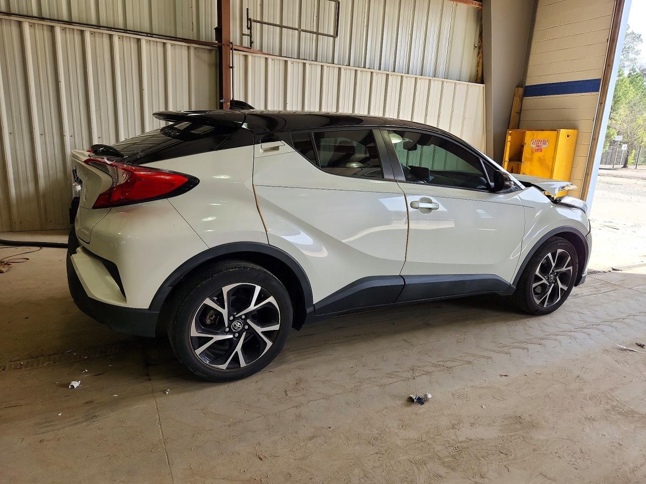 2019 Toyota C-Hr Xle - zdjęcie 3