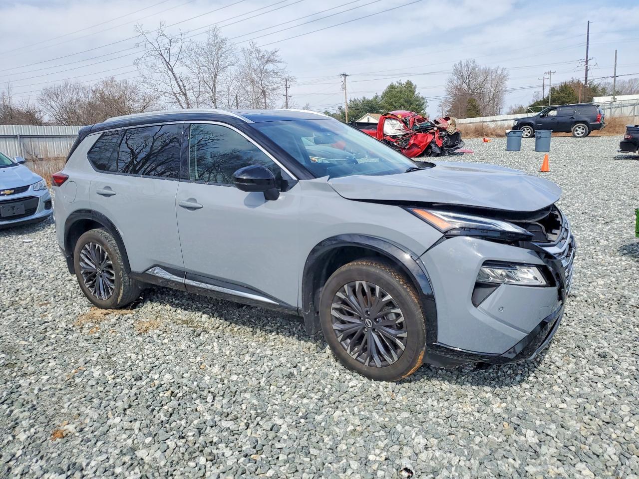 2024 Nissan Rogue Platinum - zdjęcie 4