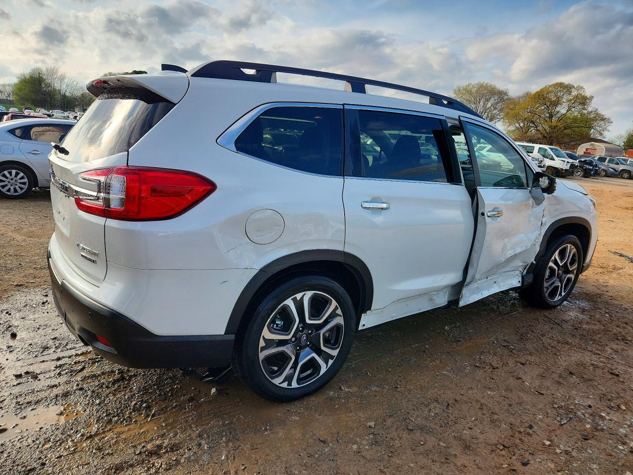 2023 Subaru Ascent Touring - zdjęcie 3