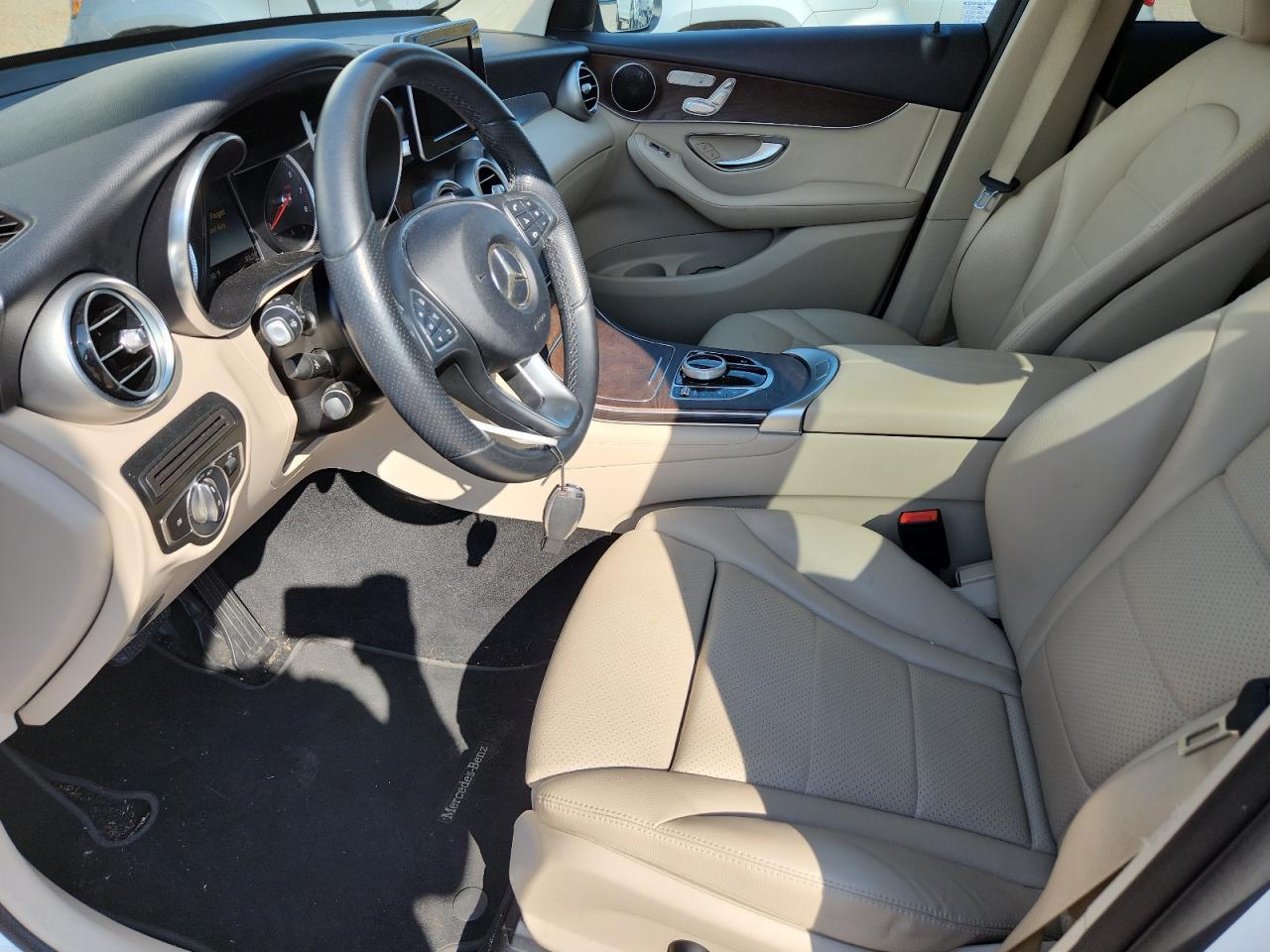 2019 Mercedes-Benz Glc 300 - zdjęcie 7