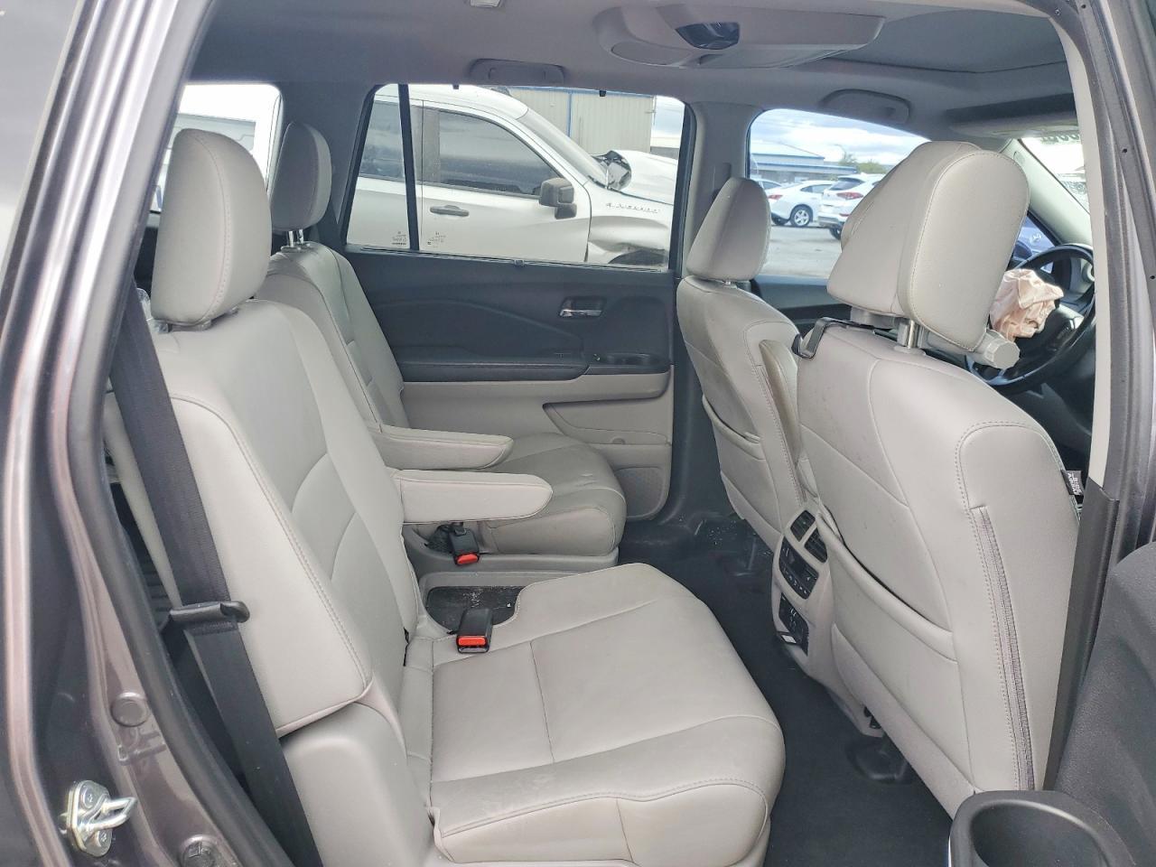 2019 Honda Pilot Touring - zdjęcie 11