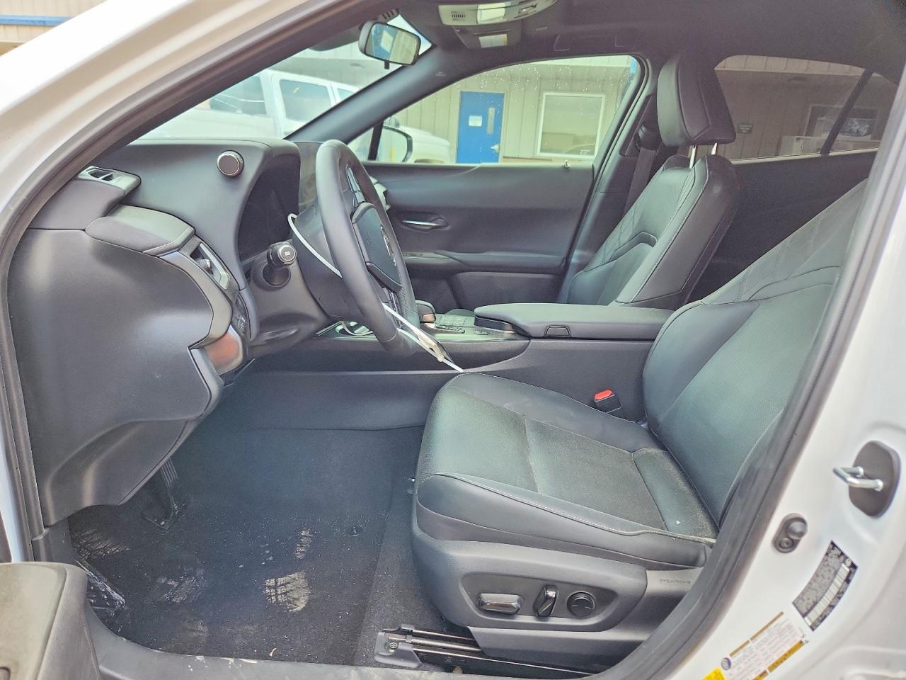 2025 Lexus Ux 300H Base - zdjęcie 7