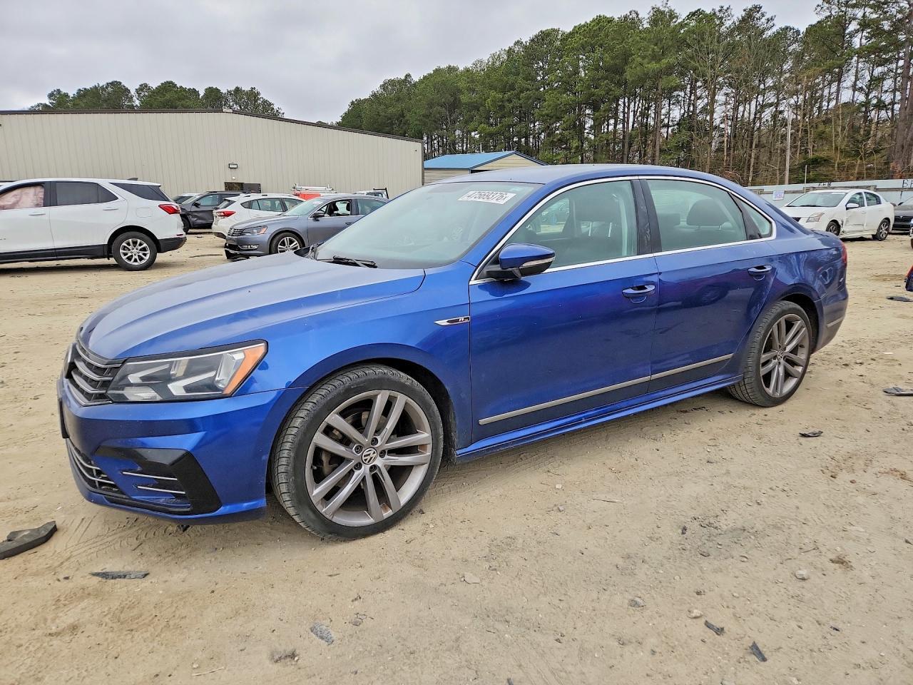 2017 Volkswagen Passat R-Line - zdjęcie główne