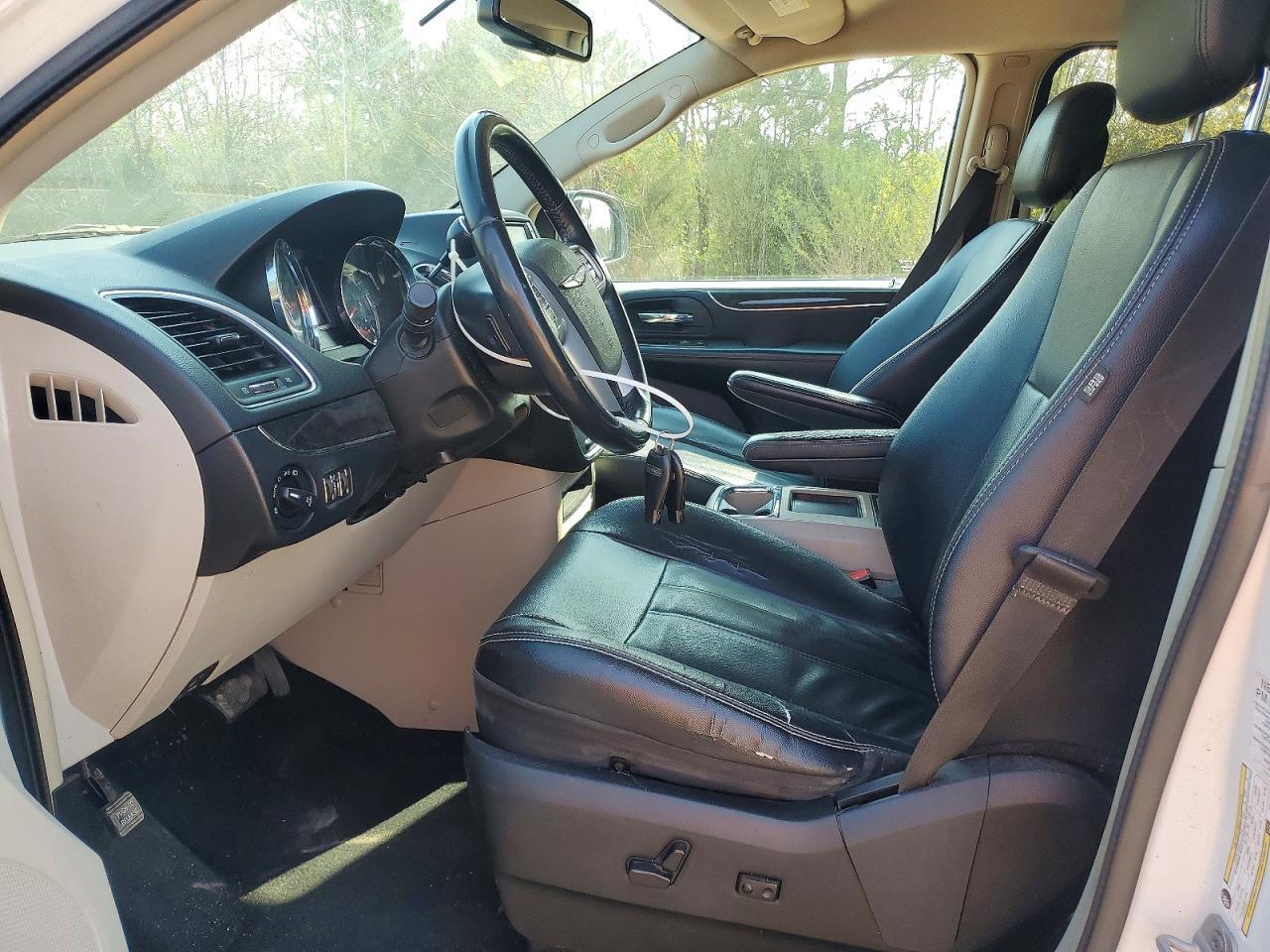 2014 Chrysler Town & Country Touring - zdjęcie 7