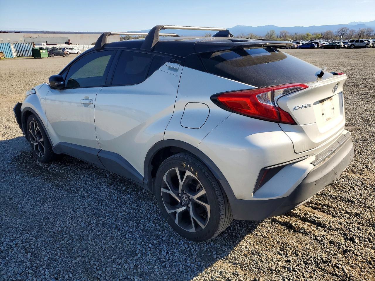 2019 Toyota C-Hr Xle - zdjęcie 2
