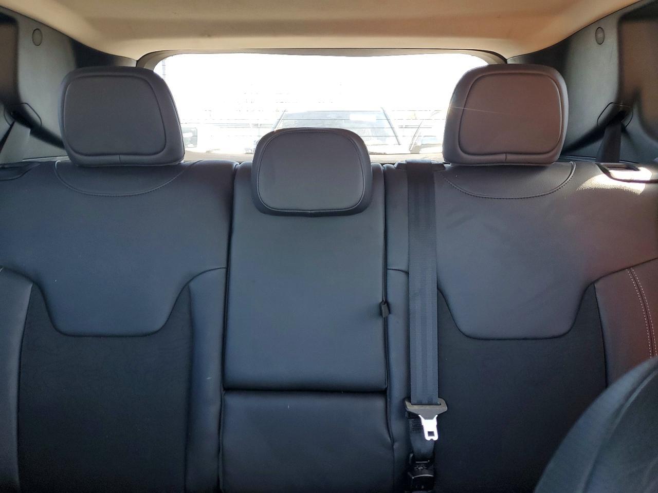 2017 Jeep Renegade Trailhawk - zdjęcie 10