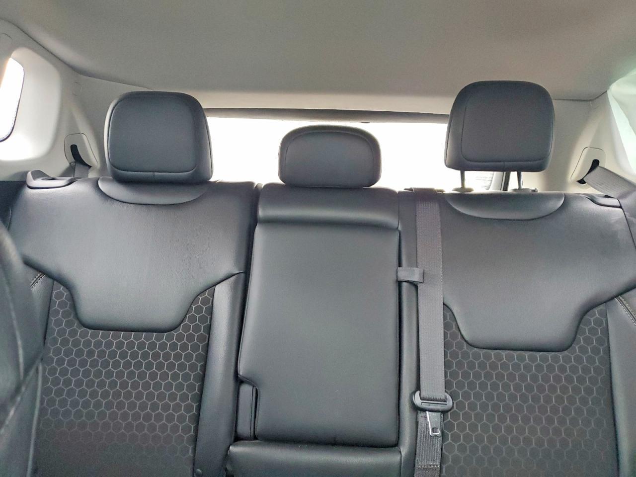 2020 Jeep Compass Latitude - zdjęcie 10