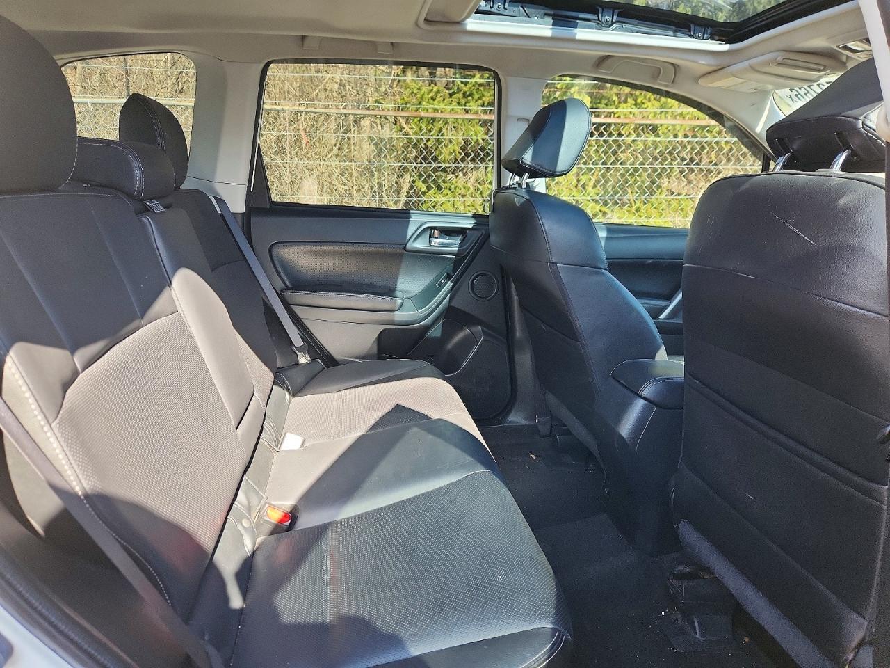 2016 Subaru Forester 2.0Xt Touring - zdjęcie 11