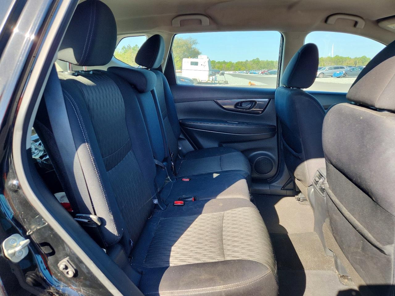 2019 Nissan Rogue S - zdjęcie 11