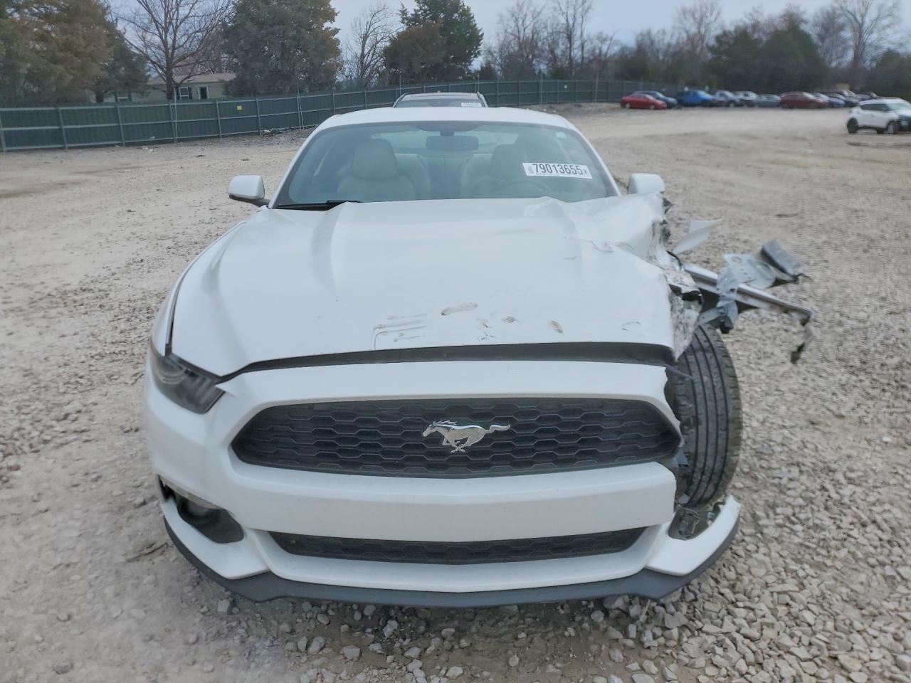 2015 Ford Mustang - zdjęcie 5