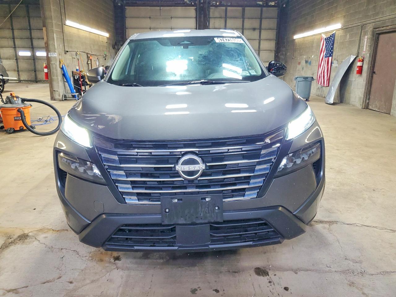 2025 Nissan Rogue Sv - zdjęcie 5