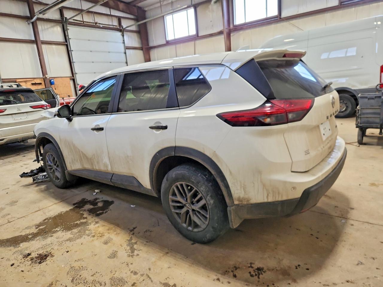 2025 Nissan Rogue S - zdjęcie 2