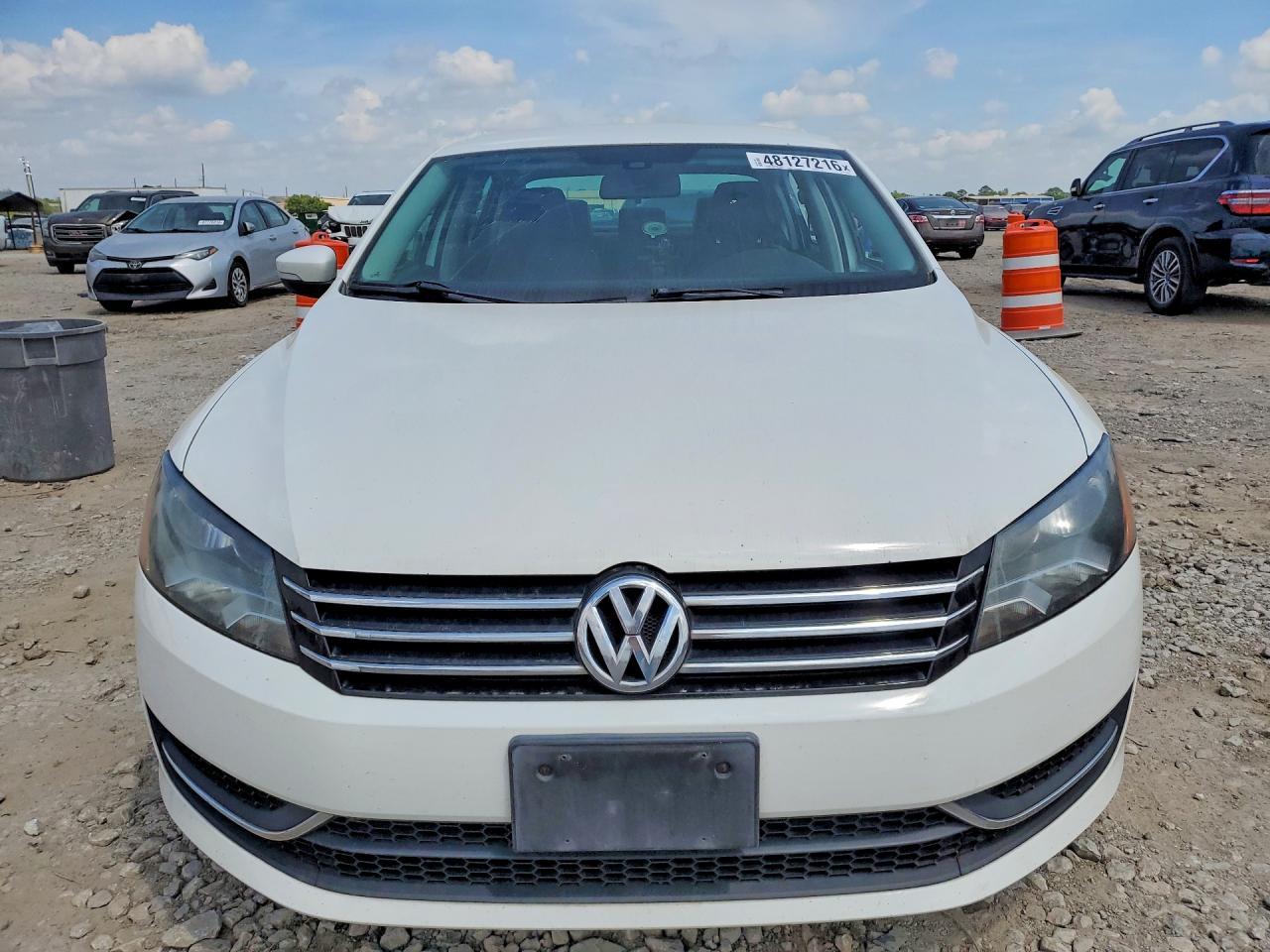2014 Volkswagen Passat S - zdjęcie 5