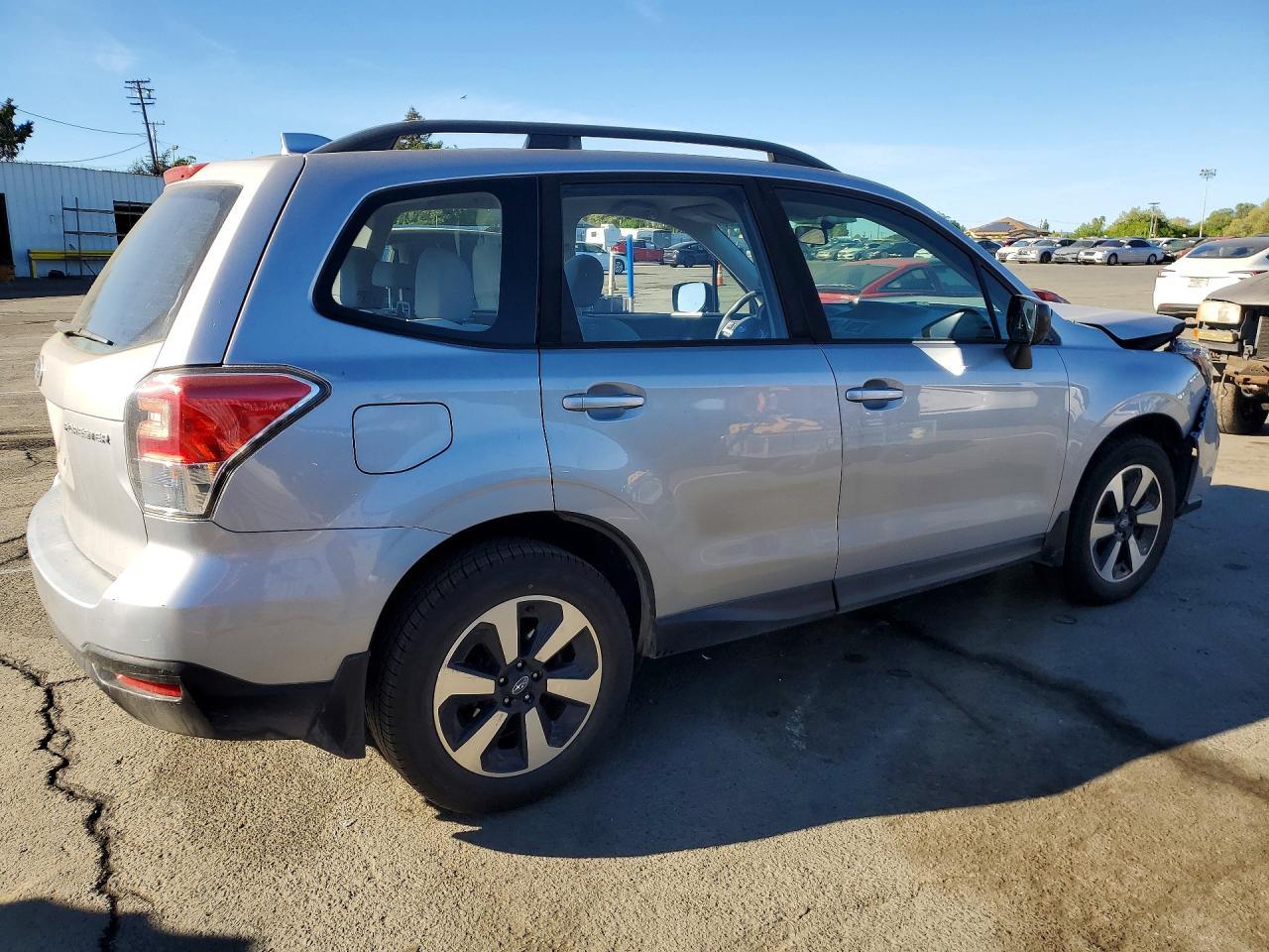 2018 Subaru Forester 2.5I - zdjęcie 3