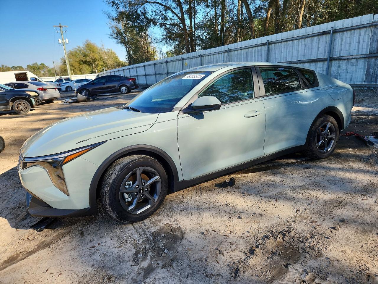2026 Kia K4 Lxs - zdjęcie główne