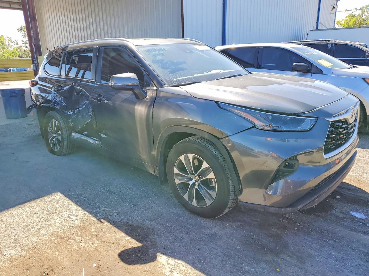 2025 Toyota Highlander Xle - zdjęcie 4