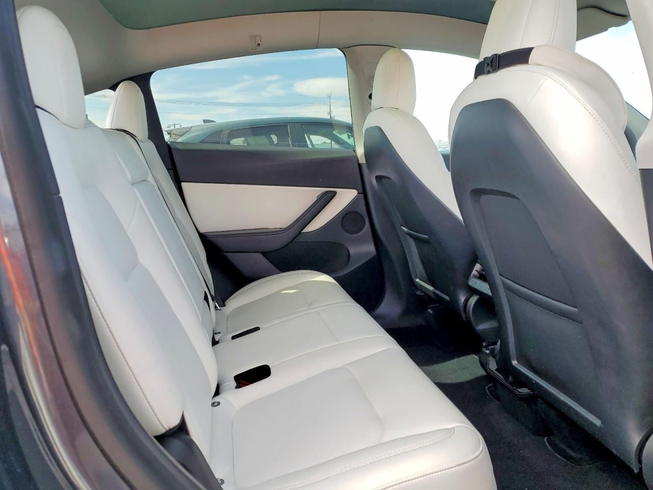 2022 Tesla Model Y - zdjęcie 10