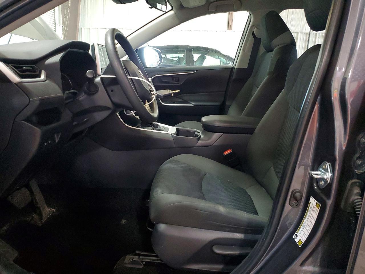 2025 Toyota Rav4 Le - zdjęcie 7