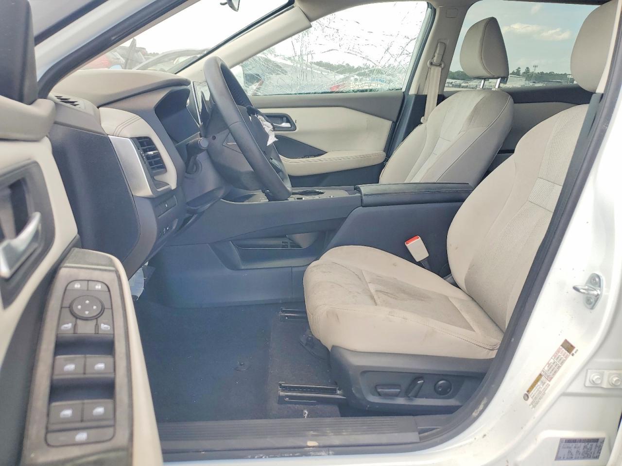 2025 Nissan Rogue Sv - zdjęcie 7