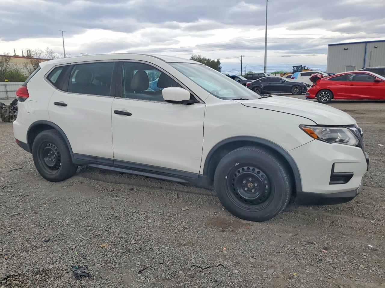 2017 Nissan Rogue S - zdjęcie 4