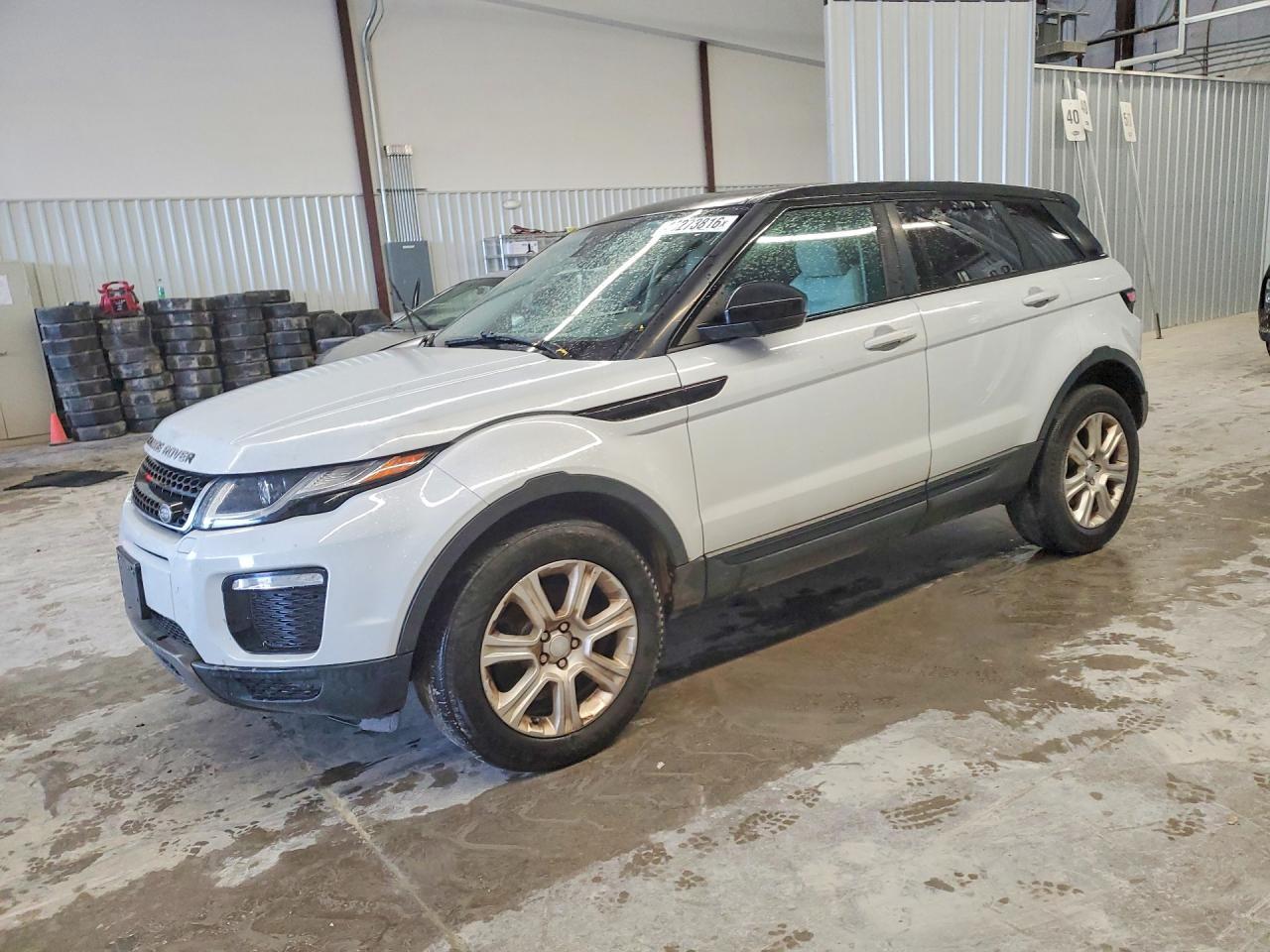 2017 Land Rover Range Rover Evoque Se - zdjęcie główne