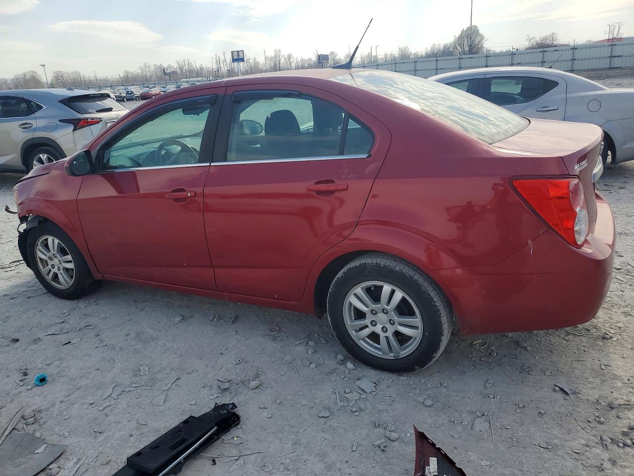 2013 Chevrolet Sonic Lt - zdjęcie 2