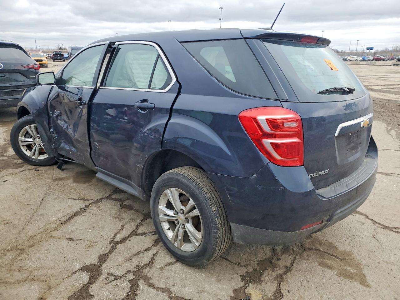 2017 Chevrolet Equinox Ls - zdjęcie 2