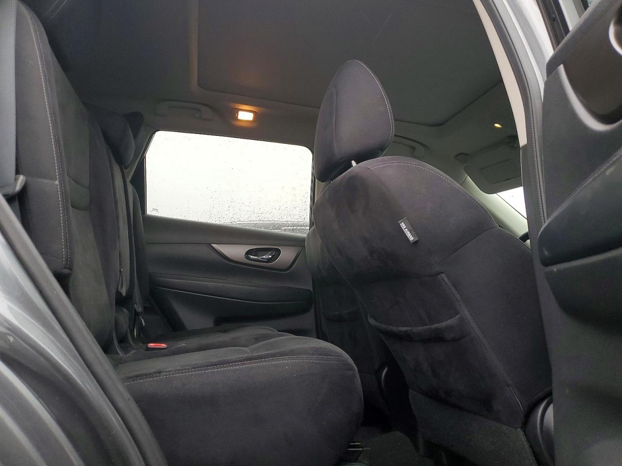 2014 Nissan Rogue S - zdjęcie 11