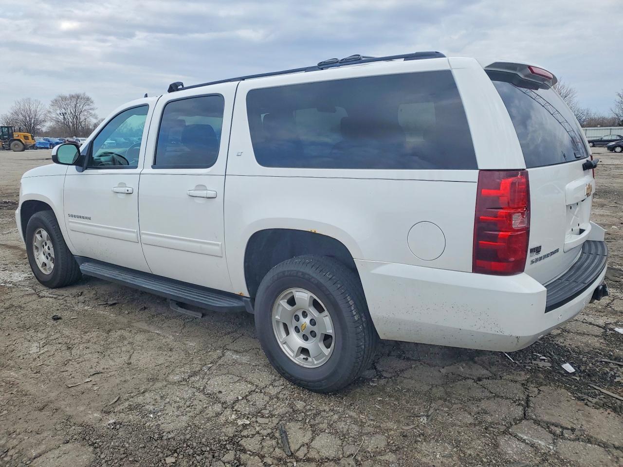2014 Chevrolet Suburban K1500 Lt - zdjęcie 2