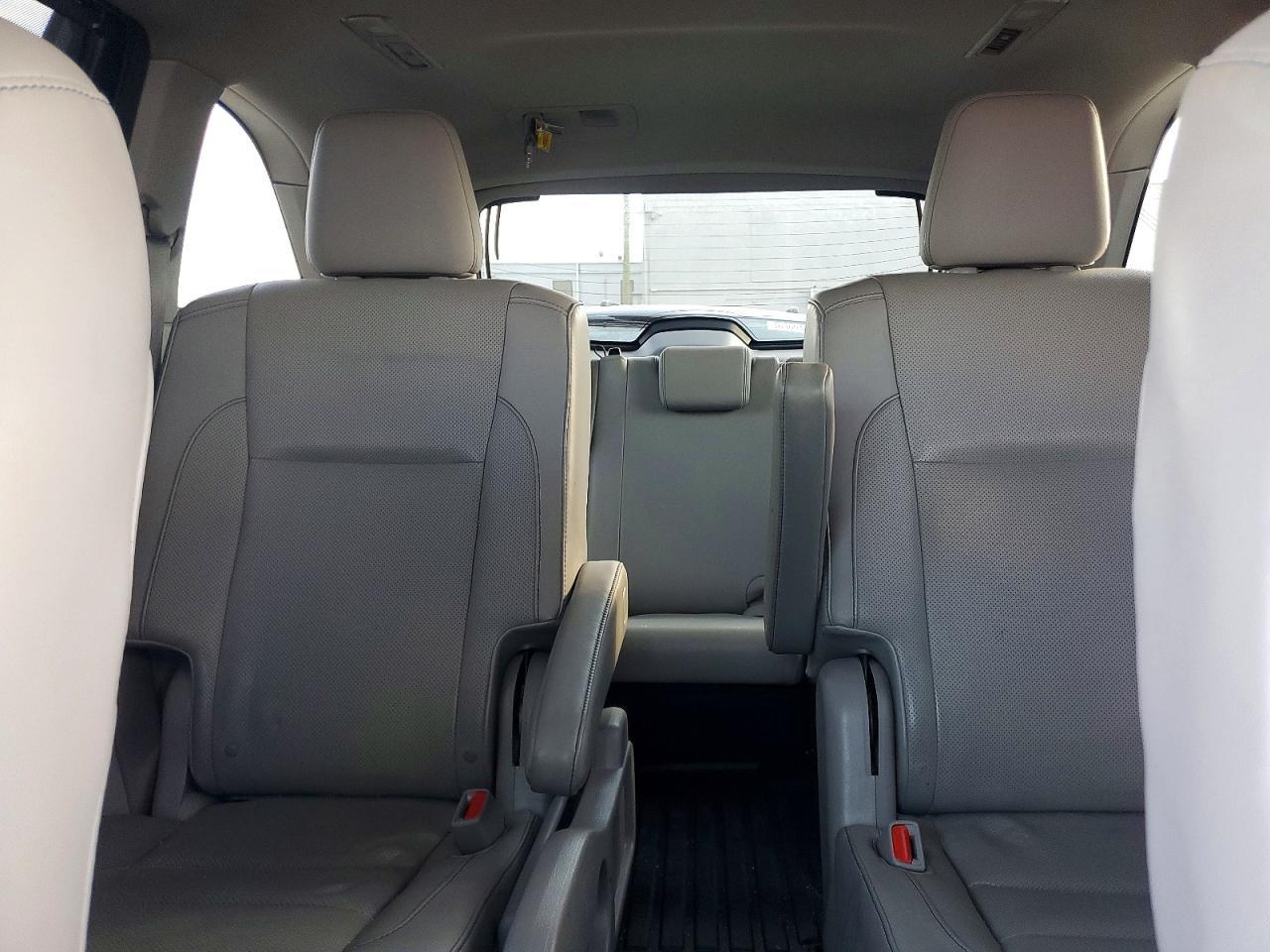 2015 Toyota Highlander Base - zdjęcie 10