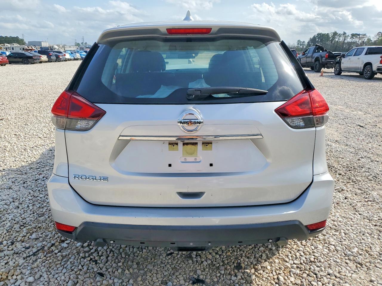 2020 Nissan Rogue S - zdjęcie 6