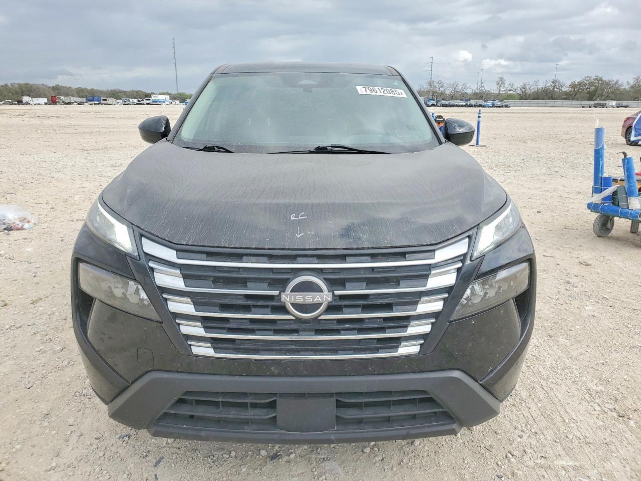 2024 Nissan Rogue Sv - zdjęcie 5