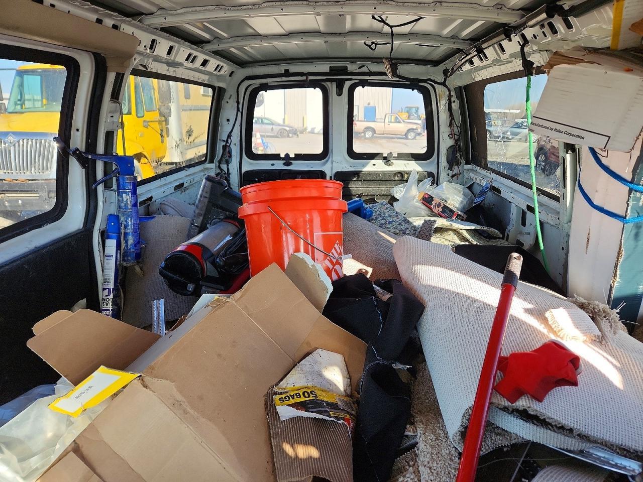 2017 Chevrolet Express G2500 - zdjęcie 10