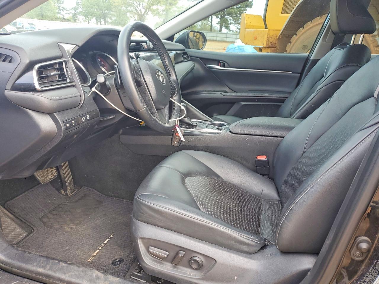 2020 Toyota Camry Xse - zdjęcie 7