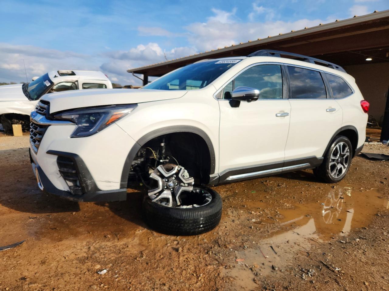 2023 Subaru Ascent Touring - zdjęcie główne