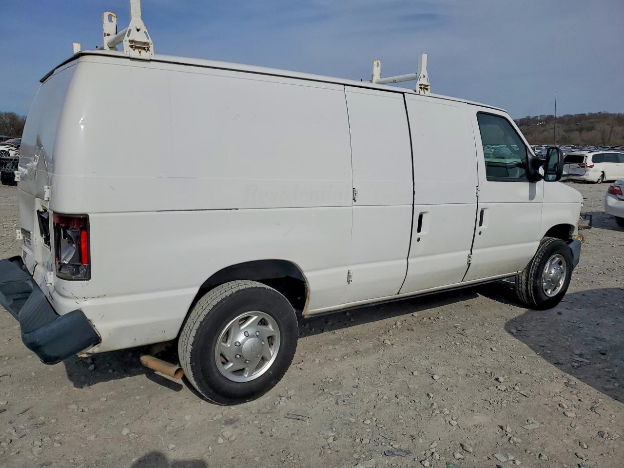 2013 Ford Econoline E250 Van - zdjęcie 3
