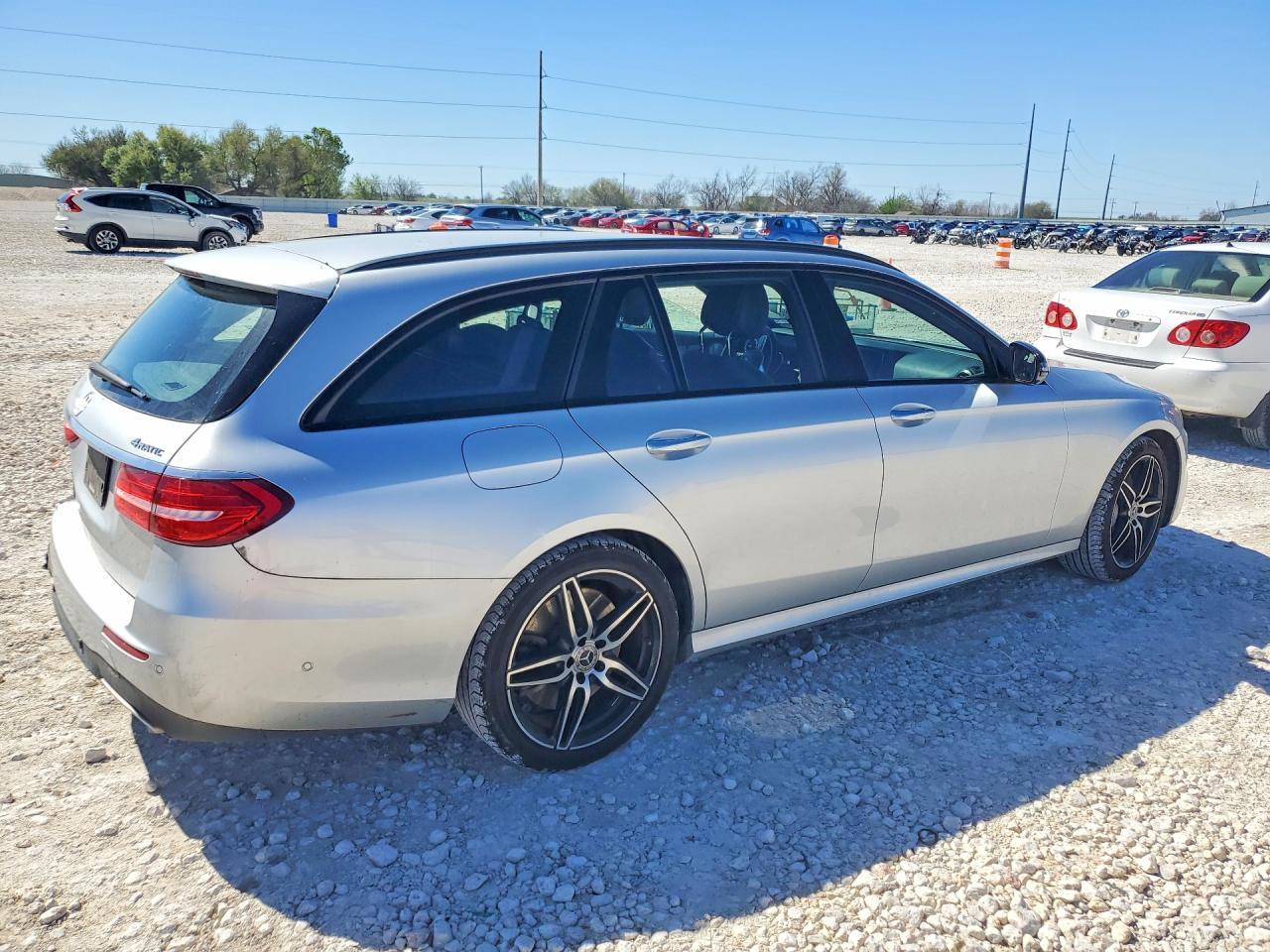 2020 Mercedes Benz E - zdjęcie 3