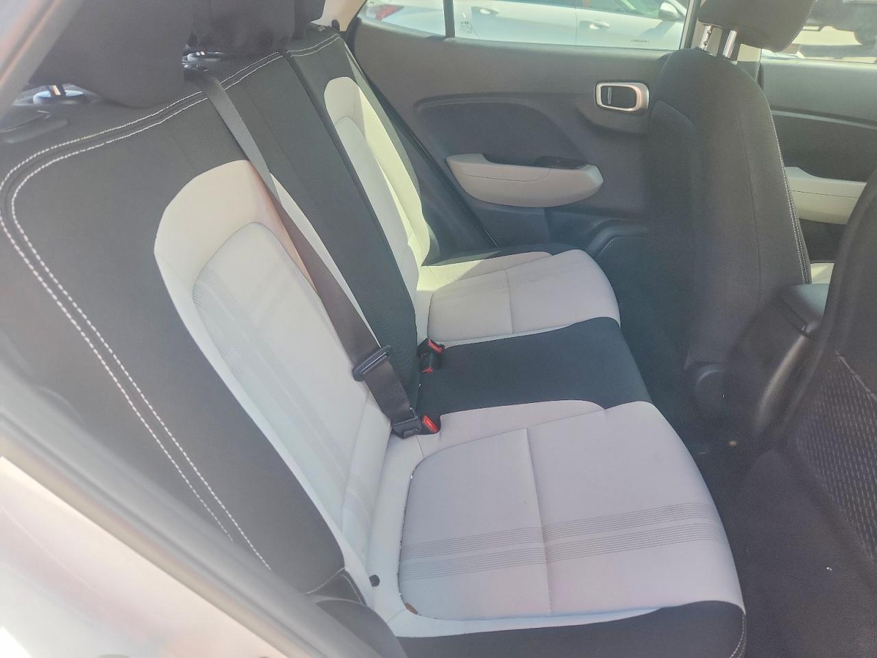 2023 Hyundai Venue Sel - zdjęcie 11