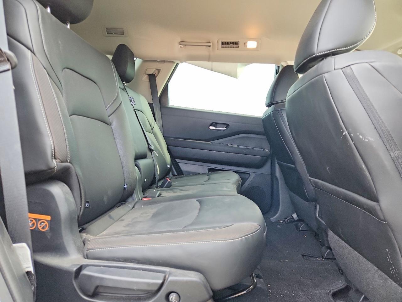 2026 Nissan Pathfinder Sl - zdjęcie 11