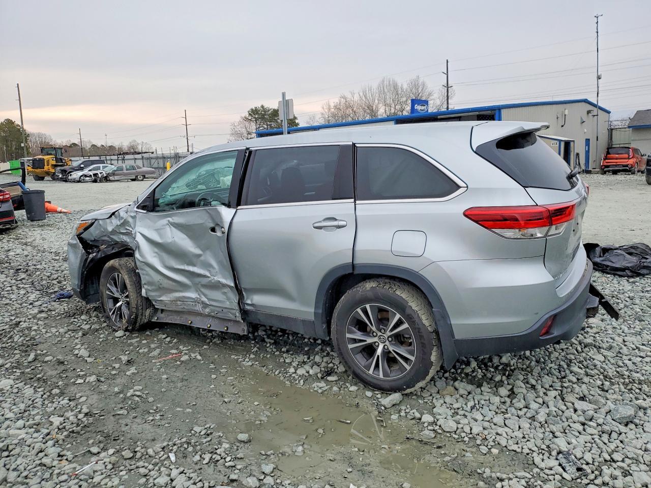 2019 Toyota Highlander Le - zdjęcie 2