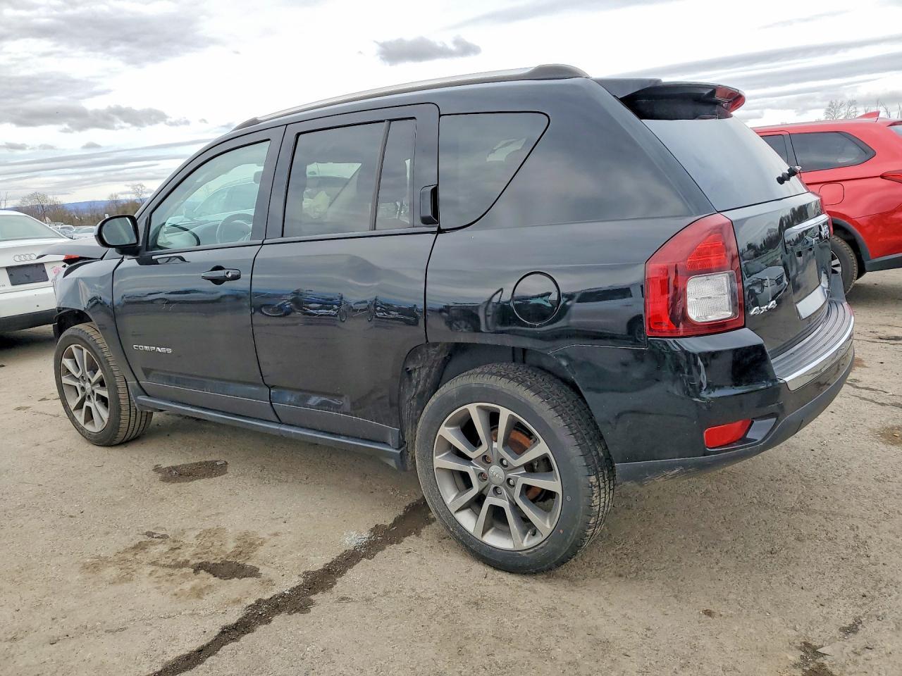 2016 Jeep Compass Latitude - zdjęcie 2