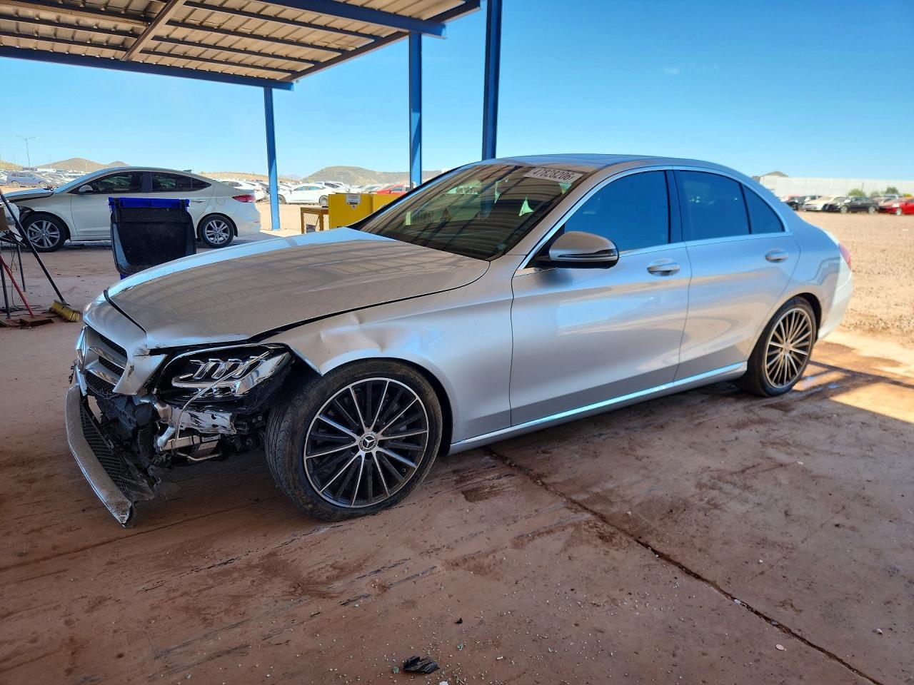 2020 Mercedes-Benz C 300 - zdjęcie główne