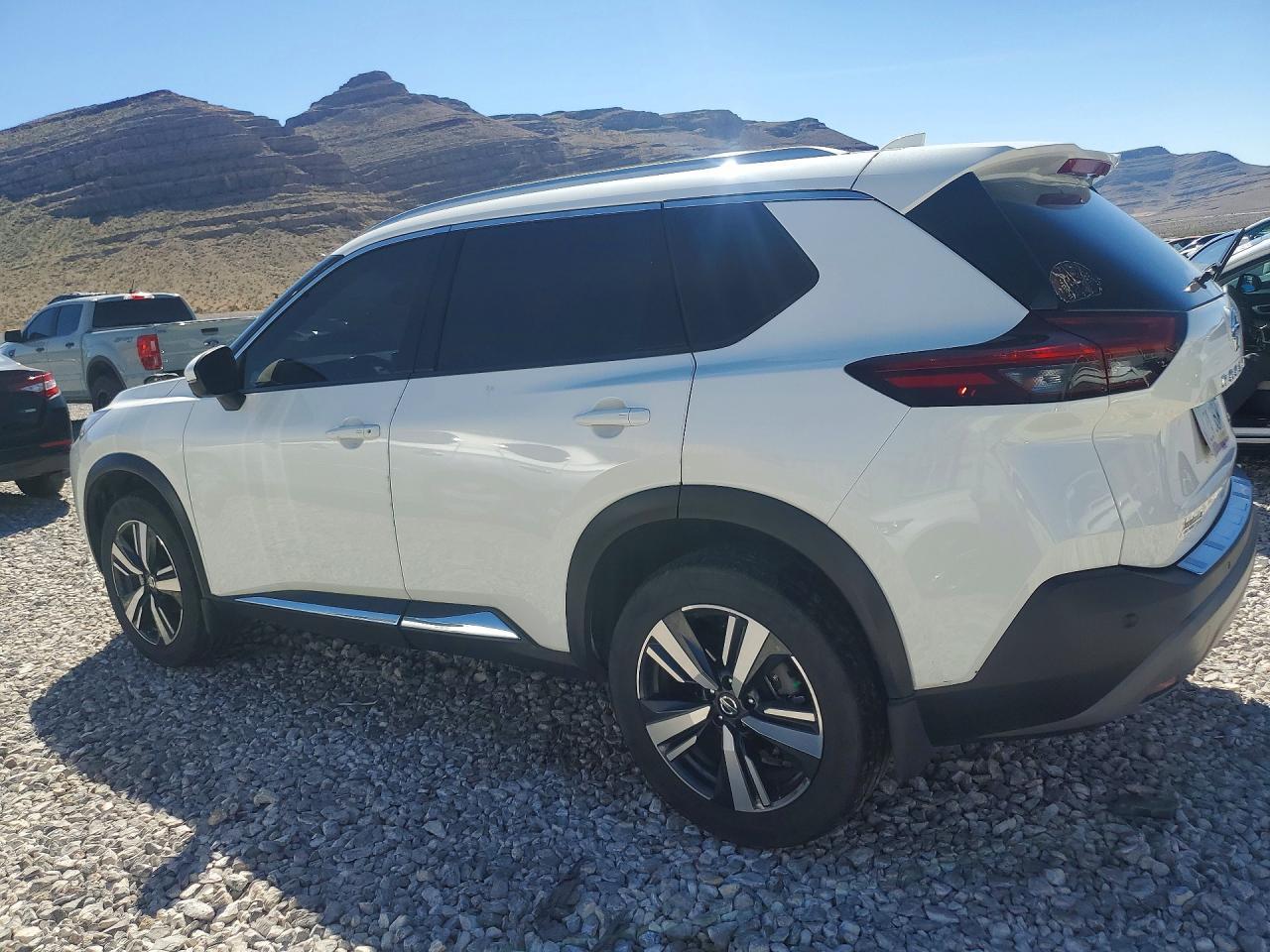 2021 Nissan Rogue Sl - zdjęcie 2