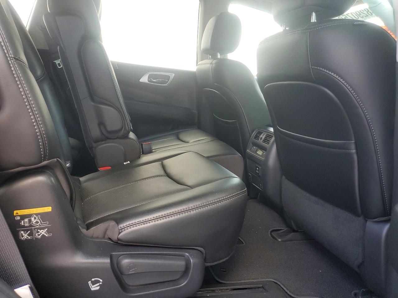 2017 Nissan Pathfinder Platinum - zdjęcie 11