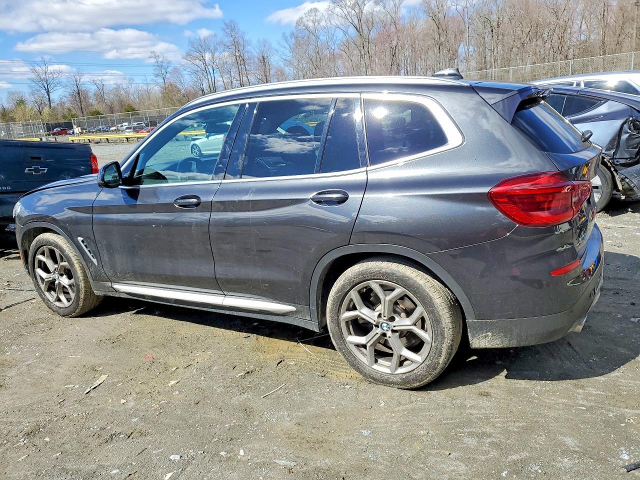 2021 BMW X3 xDrive30I - zdjęcie 2
