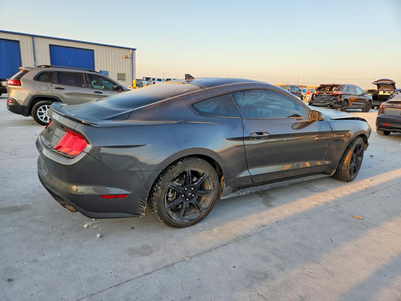 2020 Ford Mustang Gt - zdjęcie 3