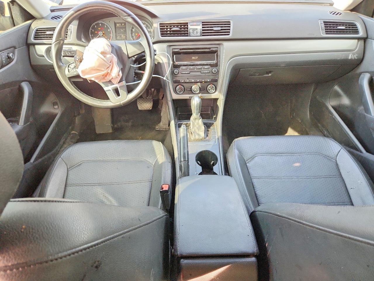 2015 Volkswagen Passat S - zdjęcie 8