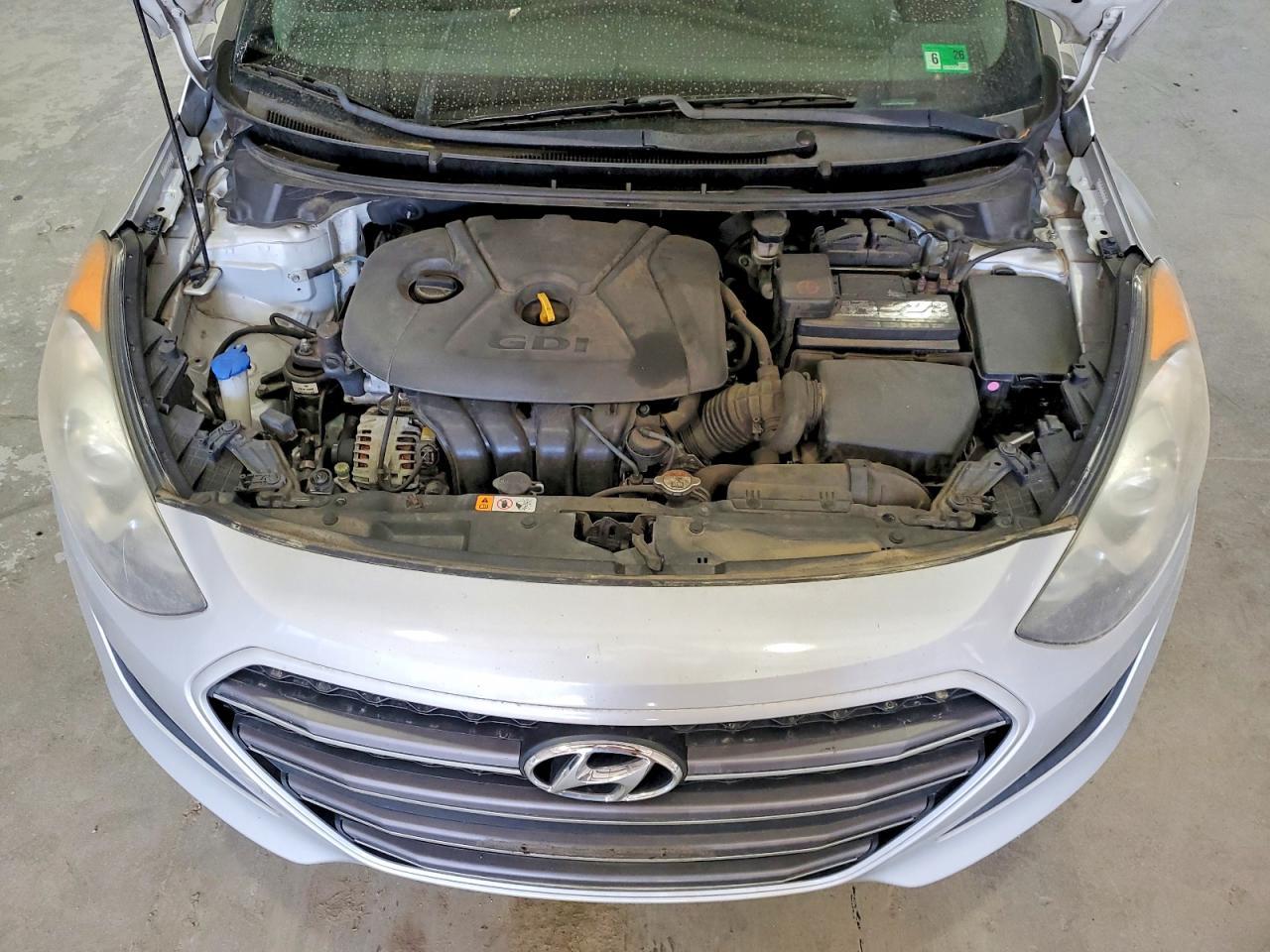 2017 Hyundai Elantra Gt Base - zdjęcie 12