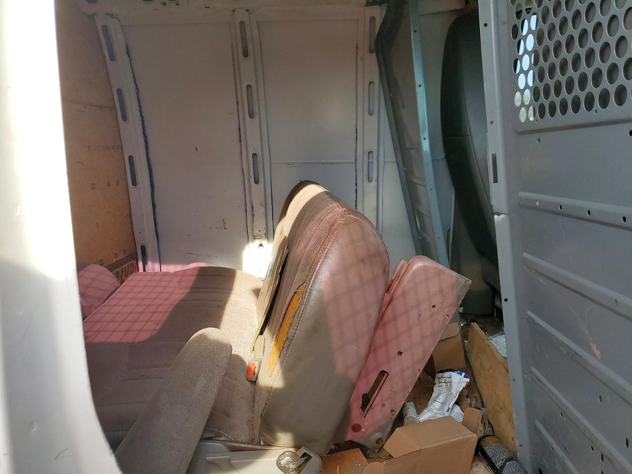2013 Chevrolet Express G2500 - zdjęcie 11